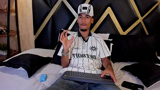 Thiagoferreti online show from 01/07/26, 03:31