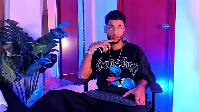 Thiagoferreti online show from 04/07/26, 02:01