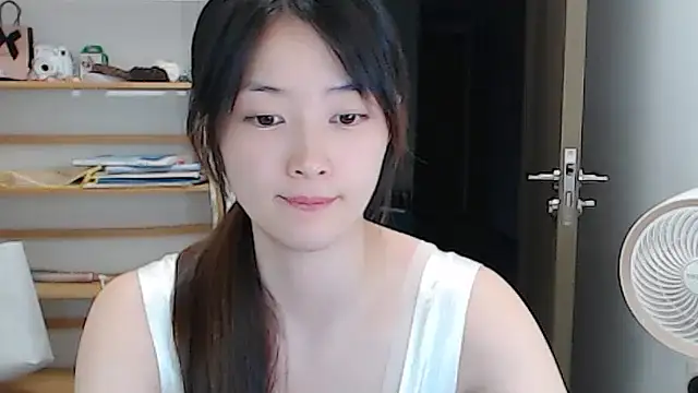 Snapshot of Mimi-cnbaby chatting on 05/17/26, 02:57 Mimi-cnbaby online show from 05/17/26, 02:57