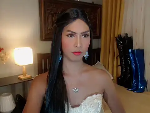 Nathalieheartt online show from 10/07/25, 02:42