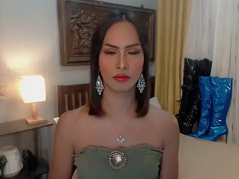 Nathalieheartt online show from 11/12/25, 02:23