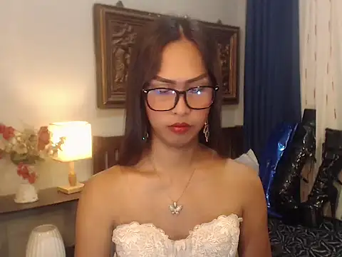 Snapshot of Nathalieheartt chatting on 06/25/26, 02:44 Nathalieheartt online show from 06/25/26, 02:44