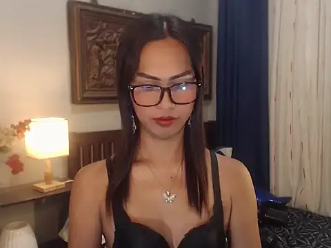 Snapshot of Nathalieheartt chatting on 07/02/26, 02:33 Nathalieheartt online show from 07/02/26, 02:33
