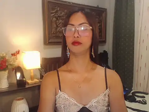 Snapshot of Nathalieheartt chatting on 07/23/26, 01:42 Nathalieheartt online show from 07/23/26, 01:42