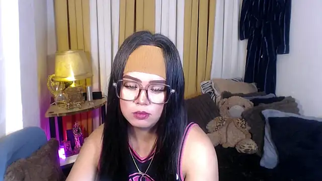 Snapshot of YourSweet-mich chatting on 05/24/26, 03:06 YourSweet-mich online show from 05/24/26, 03:06