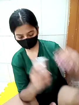 Snapshot of Hot_Jaanvi_ chatting on 09/10/25, 04:45 Hot Jaanvi online show from 09/10/25, 04:45