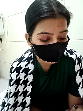 Snapshot of Hot_Jaanvi_ chatting on 11/15/25, 04:54 Hot Jaanvi online show from 11/15/25, 04:54