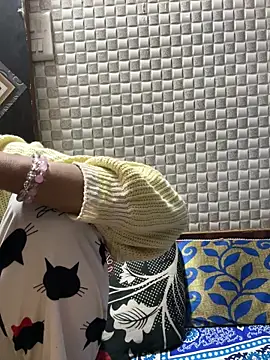 Snapshot of Hot_Jaanvi_ chatting on 12/22/25, 04:53 Hot Jaanvi online show from 12/22/25, 04:53