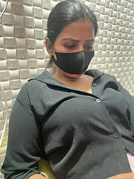 Hot Jaanvi  online show from 04/13/26, 05:46