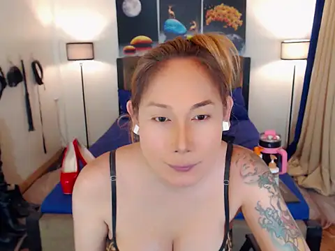 Snapshot of Allysonevanns chatting on 01/12/26, 01:00 Allysonevanns online show from 01/12/26, 01:00