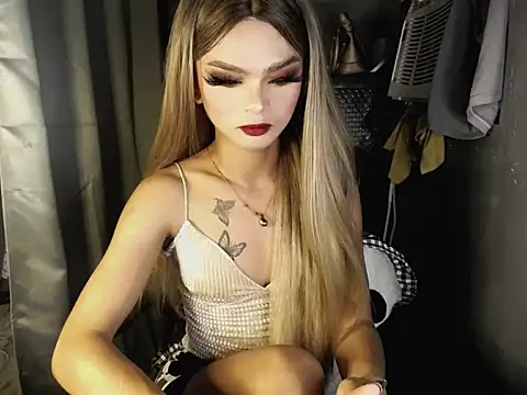 Snapshot of lexie_malingera chatting on 04/01/26, 01:12 lexie malingera online show from 04/01/26, 01:12