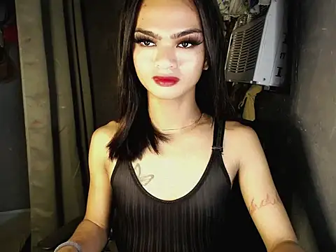 Snapshot of lexie_malingera chatting on 04/14/26, 03:29 lexie malingera online show from 04/14/26, 03:29