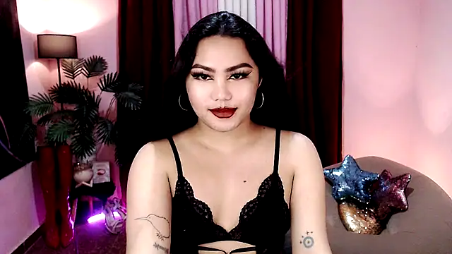 Unique Maya online show from 11/12/25, 09:21