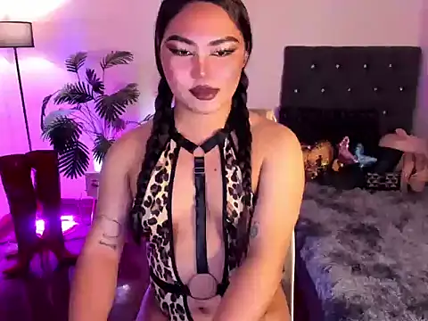 Unique Maya online show from 06/02/26, 09:33