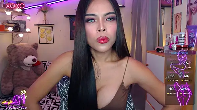 Snapshot of izabella_moore chatting on 05/18/26, 03:46 izabella moore online show from 05/18/26, 03:46