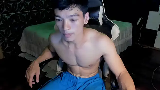 Snapshot of AsianHotBODYY chatting on 09/21/25, 01:02 AsianHotBODYY online show from 09/21/25, 01:02