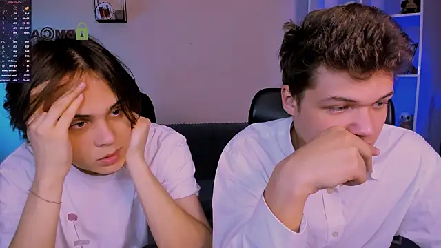 Snapshot of lucas_long_ chatting on 11/12/25, 09:32 lucas long online show from 11/12/25, 09:32