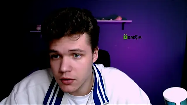 Snapshot of lucas_long_ chatting on 11/14/25, 08:18 lucas long online show from 11/14/25, 08:18