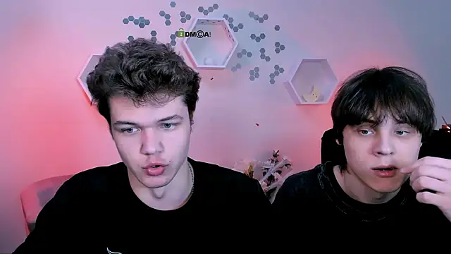 Snapshot of lucas_long_ chatting on 12/05/25, 10:24 lucas long online show from 12/05/25, 10:24