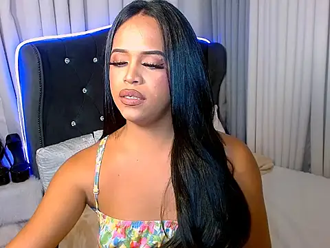 Snapshot of Lorainnelustts chatting on 10/10/25, 01:43 Lorainnelustts online show from 10/10/25, 01:43