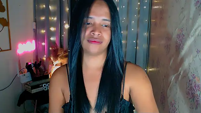 Lorainnelustts online show from 02/13/26, 02:07