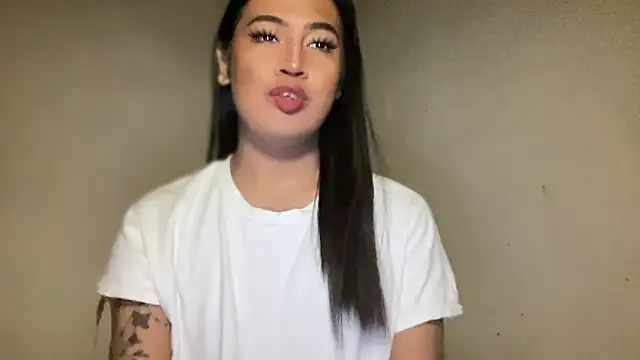 Snapshot of fallon_empress143 chatting on 09/16/25, 09:16 fallon empress143 online show from 09/16/25, 09:16