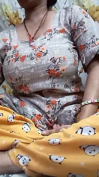 Snapshot of Ritika_ranii chatting on 10/11/25, 08:24 Ritika ranii online show from 10/11/25, 08:24