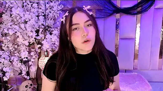 HannaCollins  online show from 11/10/25, 01:10