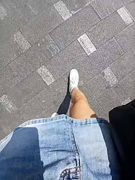 Snapshot of Ori-Lynk chatting on 10/18/25, 03:31 Ori-Lynk online show from 10/18/25, 03:31