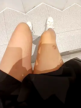 Snapshot of Ori-Lynk chatting on 10/27/25, 05:55 Ori-Lynk online show from 10/27/25, 05:55