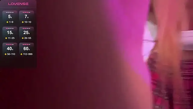 Snapshot of sof1a_blondie chatting on 09/14/25, 12:59 sof1a blondie online show from 09/14/25, 12:59