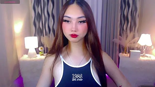 Kiah Wyatt online show from 11/04/25, 04:11