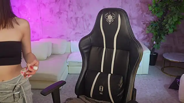 Selena Glow online show from 10/05/25, 06:39