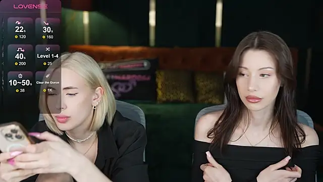 Snapshot of Selena_Glow chatting on 02/26/26, 07:13 Selena Glow online show from 02/26/26, 07:13