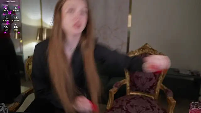 Snapshot of Selena_Glow chatting on 04/16/26, 06:19 Selena Glow online show from 04/16/26, 06:19