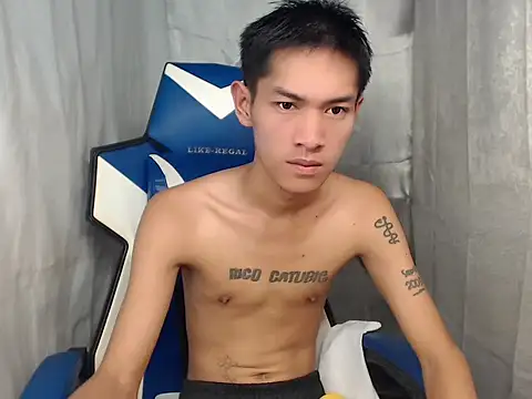Snapshot of riks_tyler chatting on 05/03/26, 01:17 riks tyler online show from 05/03/26, 01:17