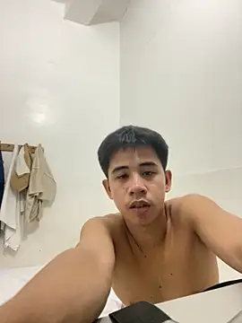 Snapshot of urasianbigcock chatting on 10/18/25, 06:05 urasianbigcock online show from 10/18/25, 06:05