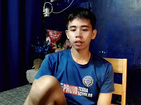 Snapshot of urasianbigcock chatting on 11/04/25, 01:32 urasianbigcock online show from 11/04/25, 01:32