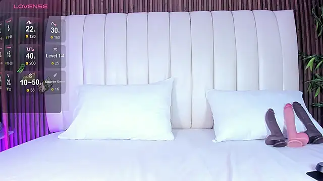 Snapshot of SandraMilerr chatting on 12/04/25, 04:00 SandraMilerr online show from 12/04/25, 04:00