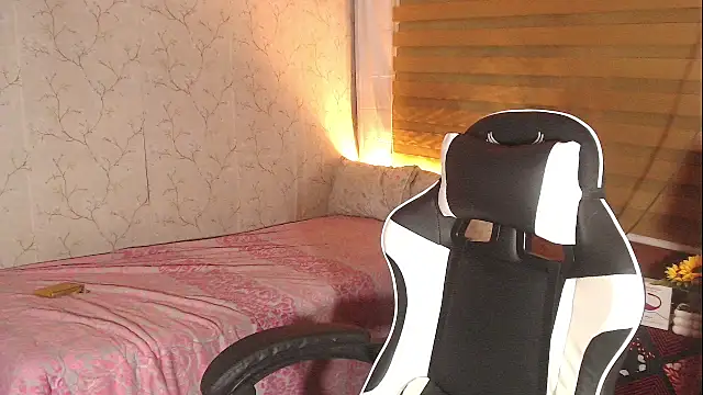 TssluttyNikka online show from 12/16/25, 03:06