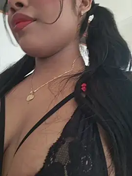Snapshot of Michell_em chatting on 05/25/26, 07:20 Michell em online show from 05/25/26, 07:20