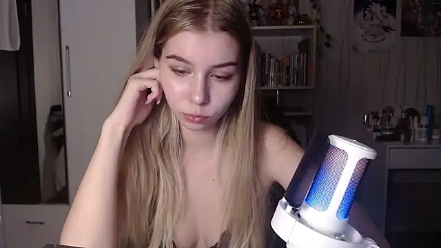 Snapshot of Panzee1 chatting on 10/01/25, 06:36 Panzee1 online show from 10/01/25, 06:36