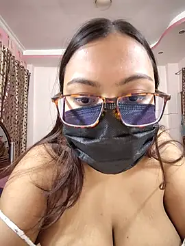 Snapshot of colleen_hoover chatting on 06/19/26, 10:19 colleen hoover online show from 06/19/26, 10:19