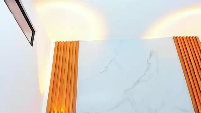 IsabellaMonet online show from 11/19/25, 11:21