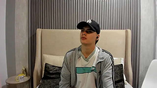 BenitoSaenz online show from 10/18/25, 03:42