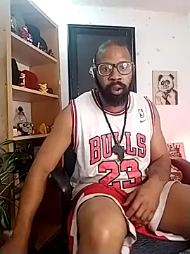 Snapshot of King_Malik chatting on 10/28/25, 02:20 King Malik online show from 10/28/25, 02:20