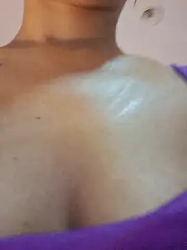 Snapshot of Luna_20x chatting on 10/23/25, 06:39 Luna 20x online show from 10/23/25, 06:39