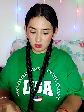 Snapshot of VALENTINA_ROUSE_ chatting on 04/02/26, 09:23 VALENTINA ROUSE online show from 04/02/26, 09:23