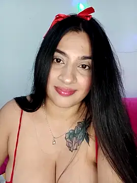 Snapshot of VALENTINA_ROUSE_ chatting on 04/18/26, 01:31 VALENTINA ROUSE online show from 04/18/26, 01:31