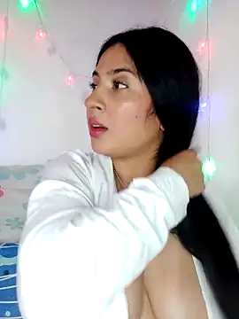 Snapshot of VALENTINA_ROUSE_ chatting on 04/18/26, 07:07 VALENTINA ROUSE online show from 04/18/26, 07:07